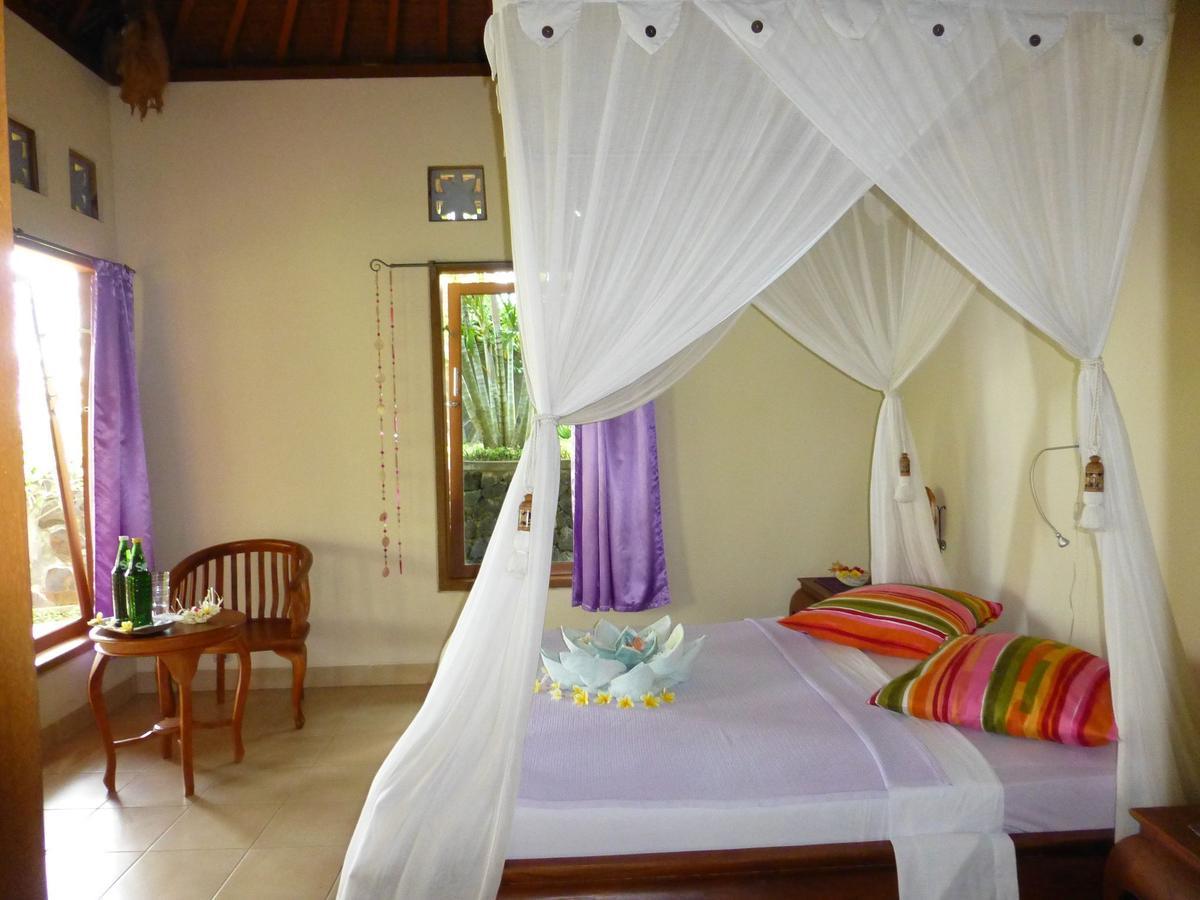 Sananda Bungalow Lovina Quarto foto